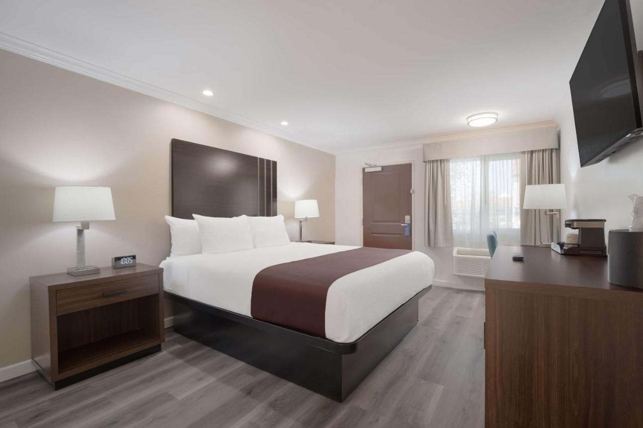 Surestay Plus Hotel By Best Western Upland - Ontario North ภายนอก รูปภาพ